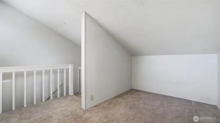 Top floor loft or den/office space Top floor loft or den/office space