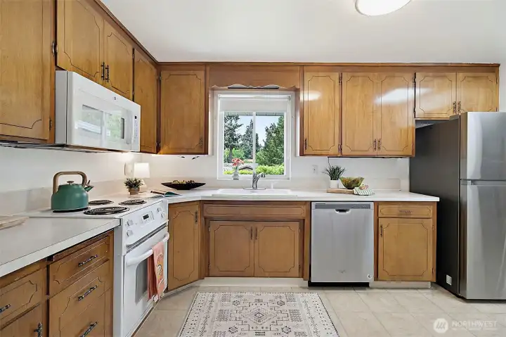 Original Cabinets in GREAT Condition