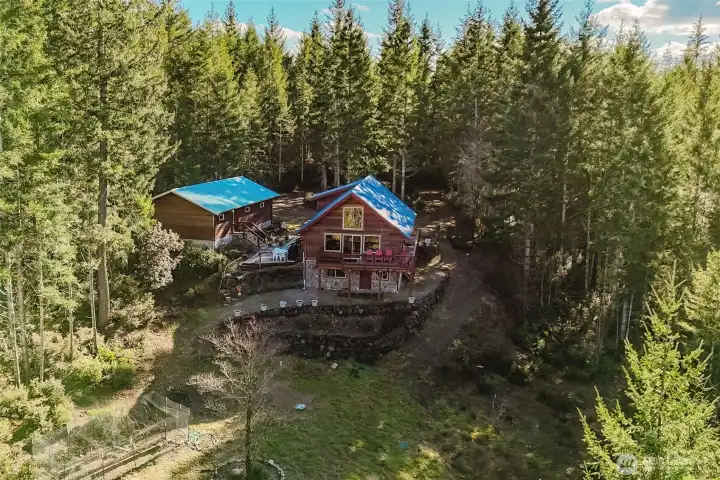 Overview of the back of property