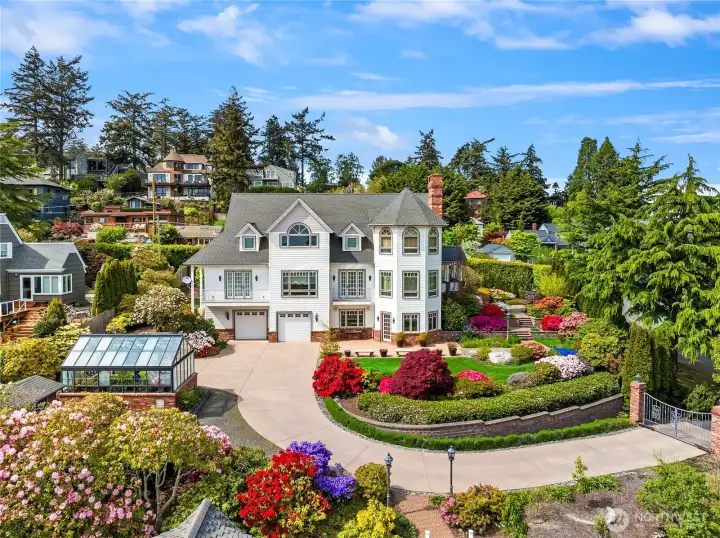 Elegance and sophistication on Morgan Hill in Port Townsend