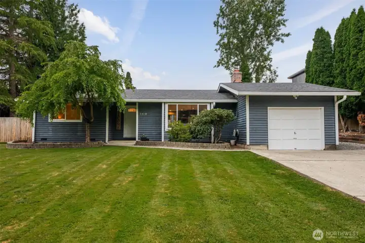 Cute + updated + minutes to Downtown Lake Stevens. Cute + updated + minutes to Downtown Lake Stevens.