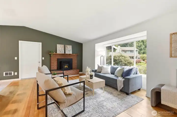 Welcome home to a space that's warm + inviting from the moment you walk in. Welcome home to a space that's warm + inviting from the moment you walk in.