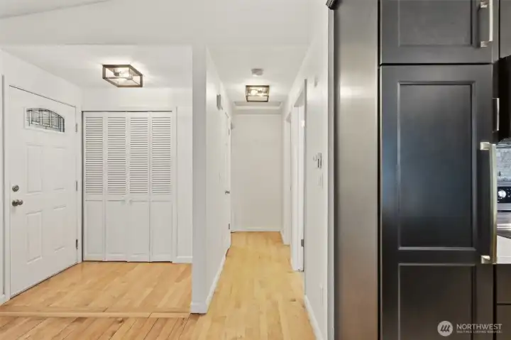 A welcoming entry that is bright and instantly feels like home. A welcoming entry that is bright and instantly feels like home.