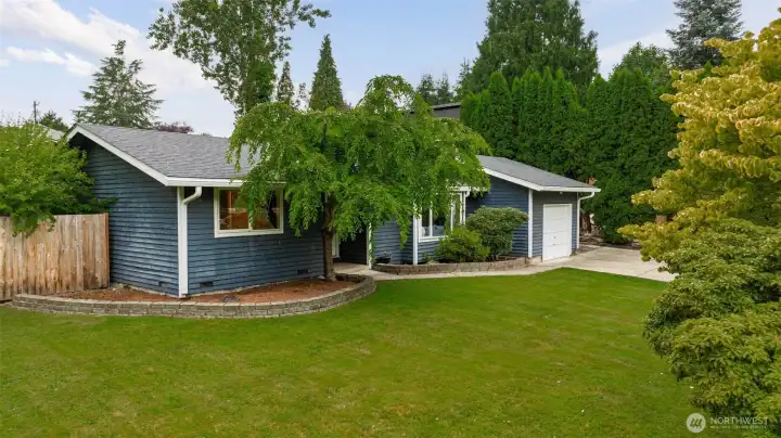 Close to the lake, parks + everything downtown Lake Stevens has to offer. Close to the lake, parks + everything downtown Lake Stevens has to offer.