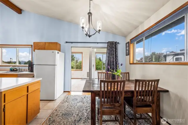 Dining room off kitchen