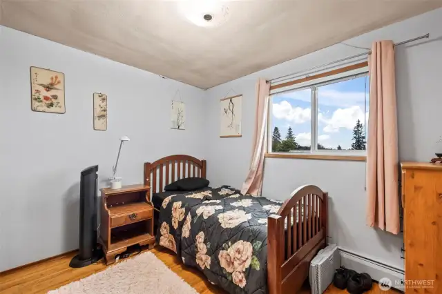 Upstairs Bedroom #1