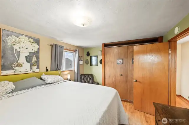 Upstairs Bedroom #3 (Primary)