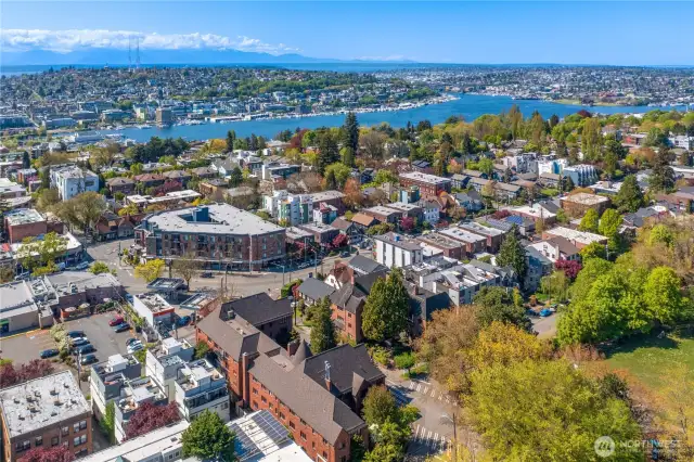 Ideal Capitol Hill location is three blocks to Volunteer Park.