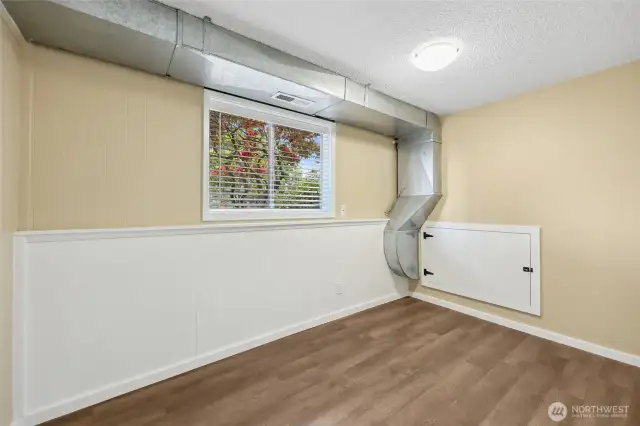 Lower level office/additional bedroom?