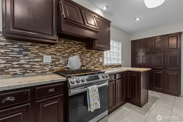 Kitchen w/ New Stainless Steel Appliances