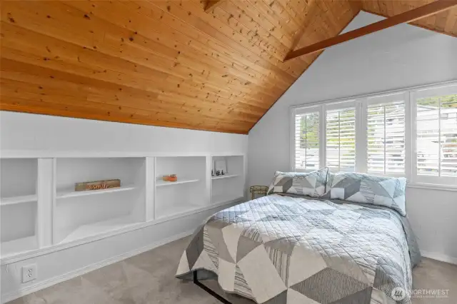 Guest Bedroom Upstairs