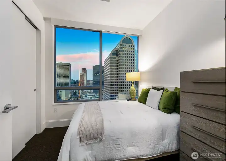 2nd bedroom