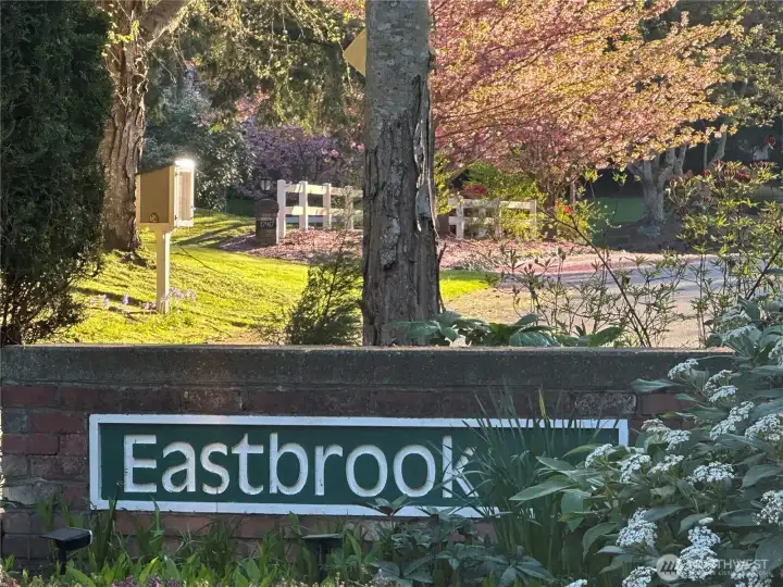 NO HOA in Eastbrook!!