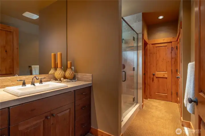 Primary ensuite bath