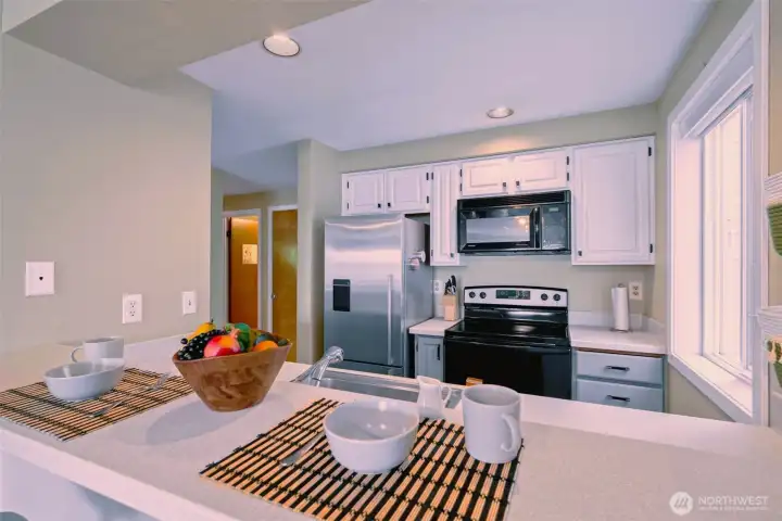 Brand new, never been used Amana cooktop range