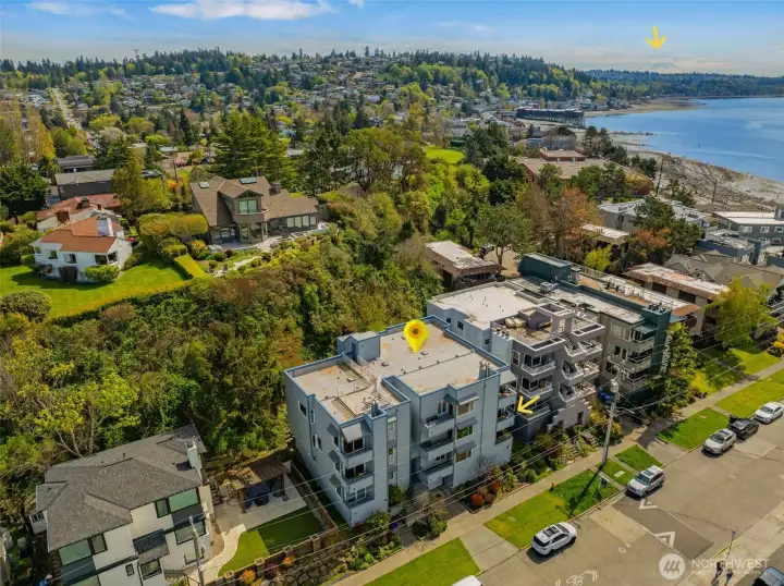 Nothing but greenbelt behind this building!