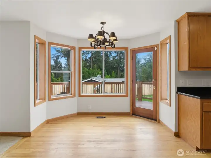 Eating space off the kitchen, easy access to back deck!