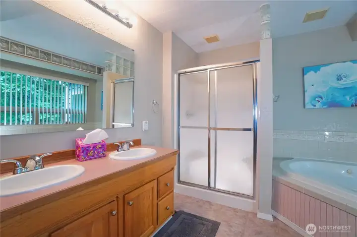 Primary bath Double Vanity, Shower, Jetted Tub