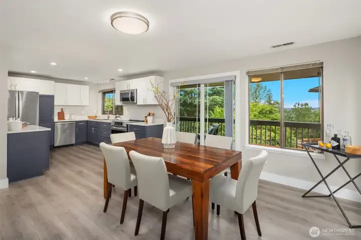 2nd kitchen with large dining space!