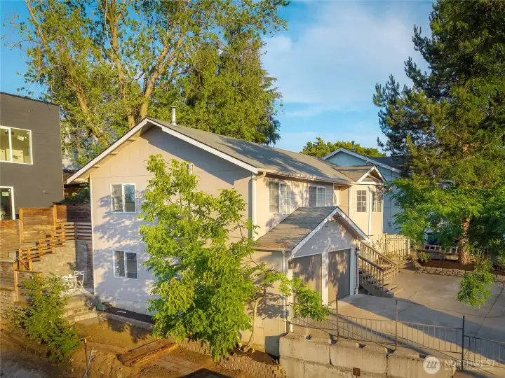 Property sits up high offering privacy.