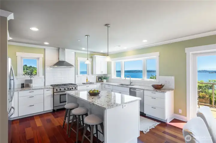Timeless quality, design and attention to detail. Walls of windows frame the constantly changing seasonal landscape.