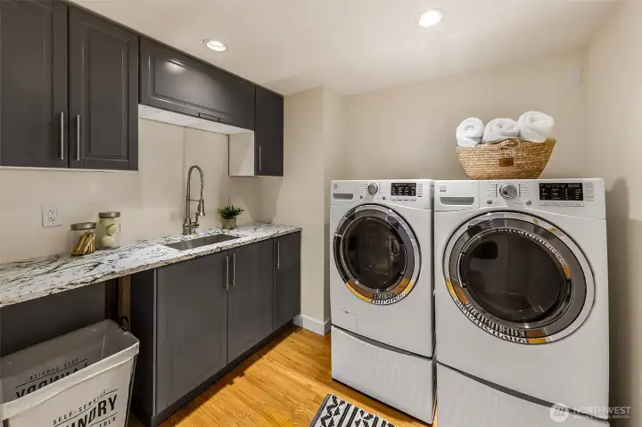 Beautiful laundry room in the lower level, washer/dryer included. Beautiful laundry room in the lower level, washer/dryer included.