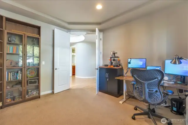 Den/office off entryway