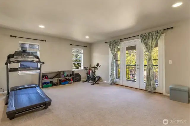 Upper floor bonus room with access to balcony