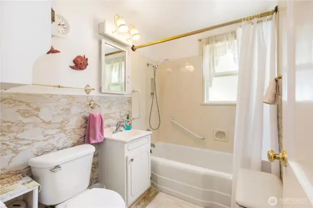Full Bathroom