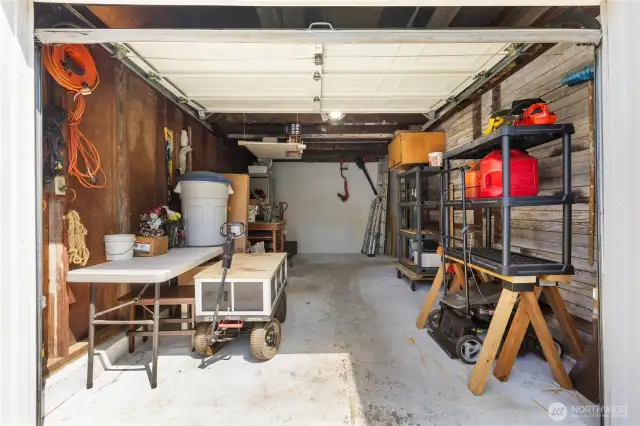 Detached garage/shop