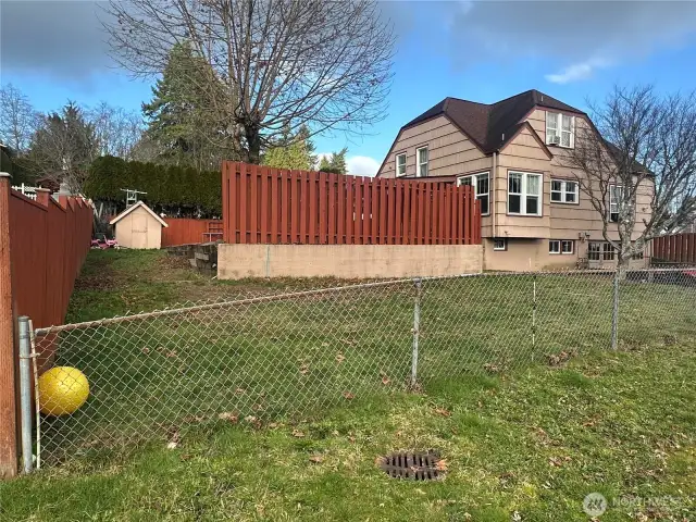 Close proximity to walking trails, playgrounds, and green spaces