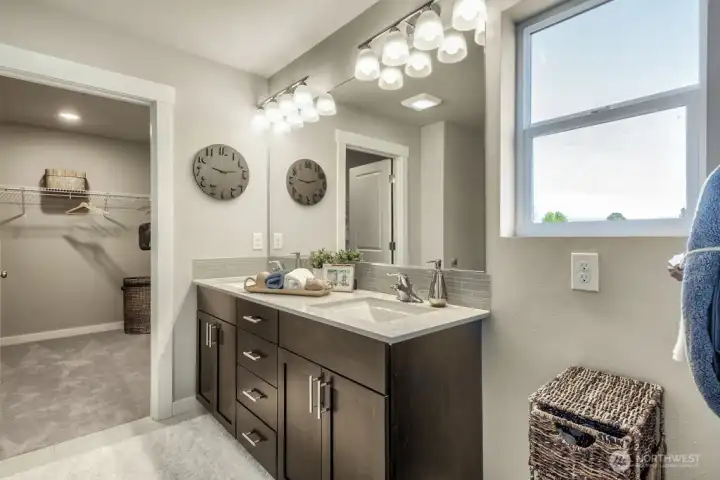 Colors and finishes may vary.