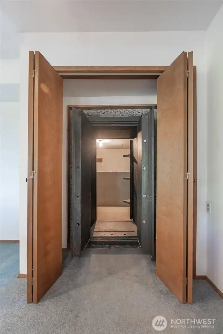 You've got to come to see this awesome secret!