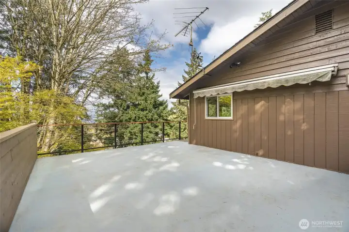 Upper deck with beautiful views of the Sound and Olympics