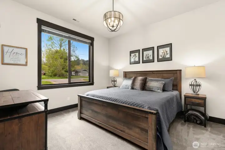 Guest suite with walk-in closet and private 3/4 bathroom