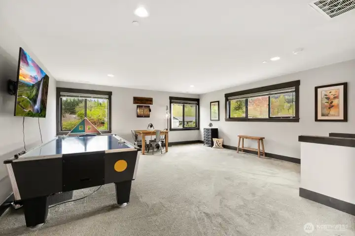 Huge bonus room above garage with large storage closet