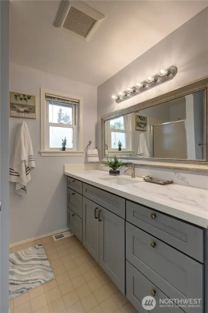 Attached Master Bathroom