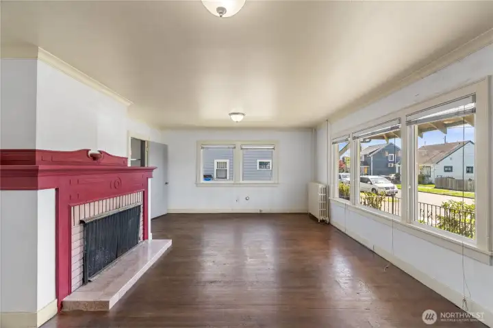 Big windows = lots of natural light