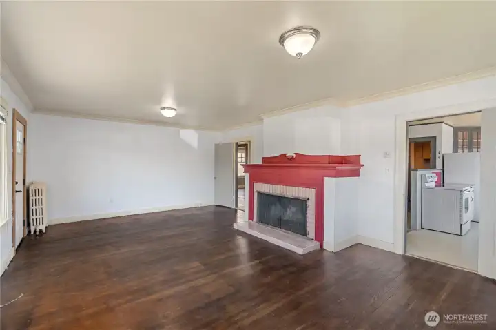 Space and dimensions to arrange furniture in many ways