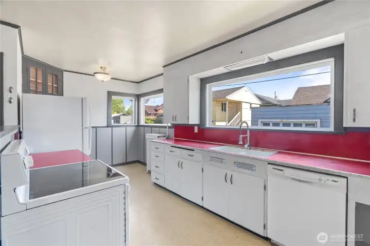Vintage kitchen with colors that pop