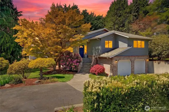 Stanwood 2,762sqft 4B/3B Beautiful Home on Large 1/4 Acre Lot~