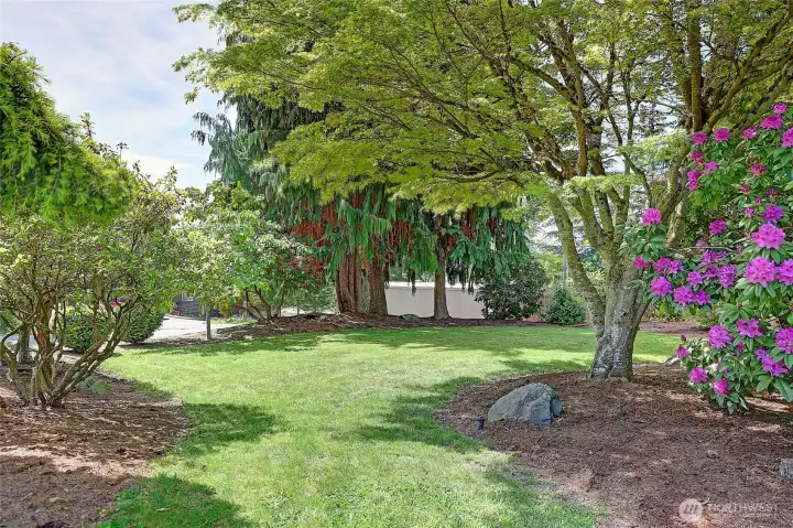 Park-Like Secluded Grounds w/ Optional RV/Boat Parking~