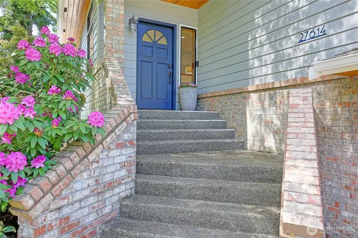 Classic Approach Welcomes You Home~