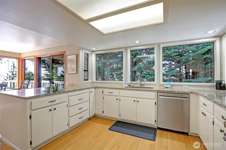 Updated Appliances and Plenty of Space~