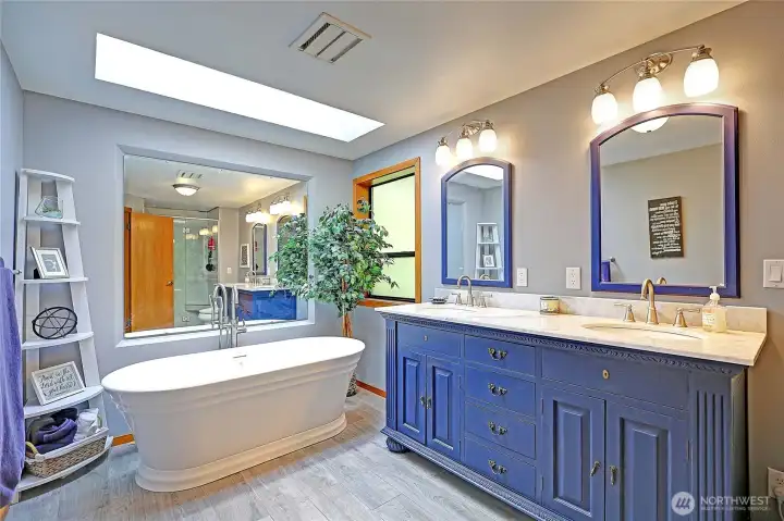 Updated Primary Spa-Bath w/ Heated Tile Floors, Natural Light and Soaking Tub~