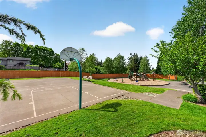 At the entrance to the community, you will find this park!