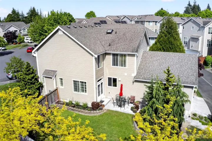 HOA maintains the grass, front and back. If you want the landscaping trimmed, you can have that done, as well.