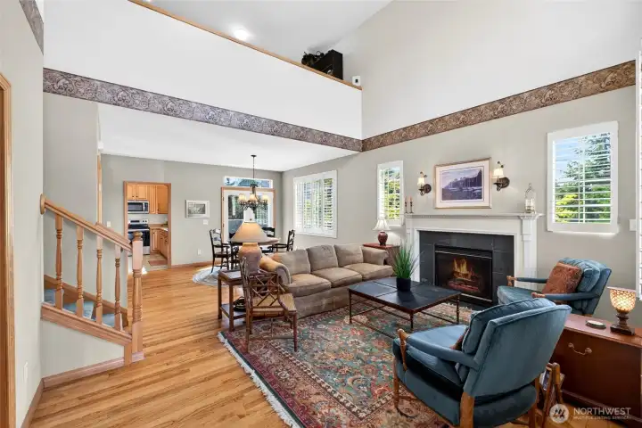 Inviting entry- hardwood floors throughout the living room/dining area. Cozy fireplace for those chilly days.