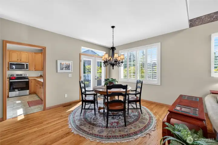 Dining area with patio access. The french doors even have a screen on them!