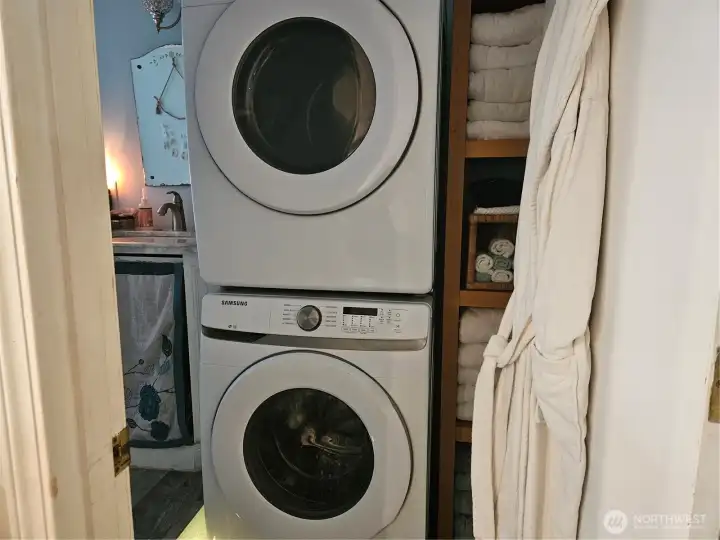 Laundry room in Bathroom